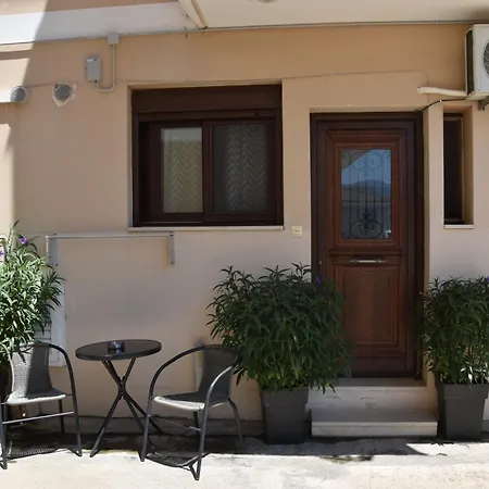 Andria's Little House Appartement *